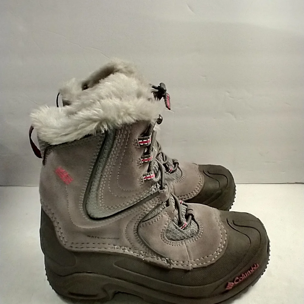 Columbia 100 Grams Waterproof Insulated Boots Girl's sz 3. - Picture 1 of 9